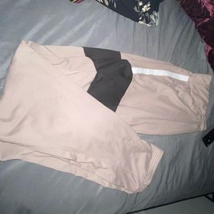 Taupe tri-color leggings, small snag